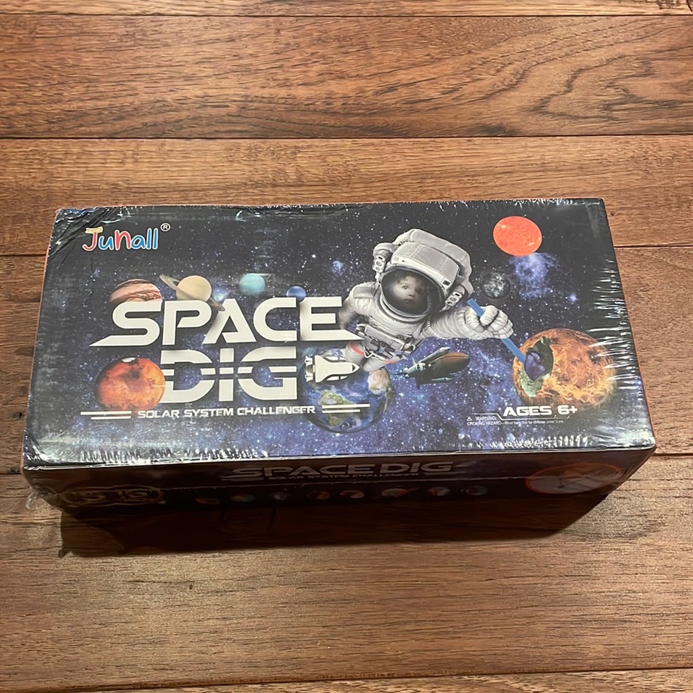 Space Dig Gem Kit by Junall - Solar System
Challenger